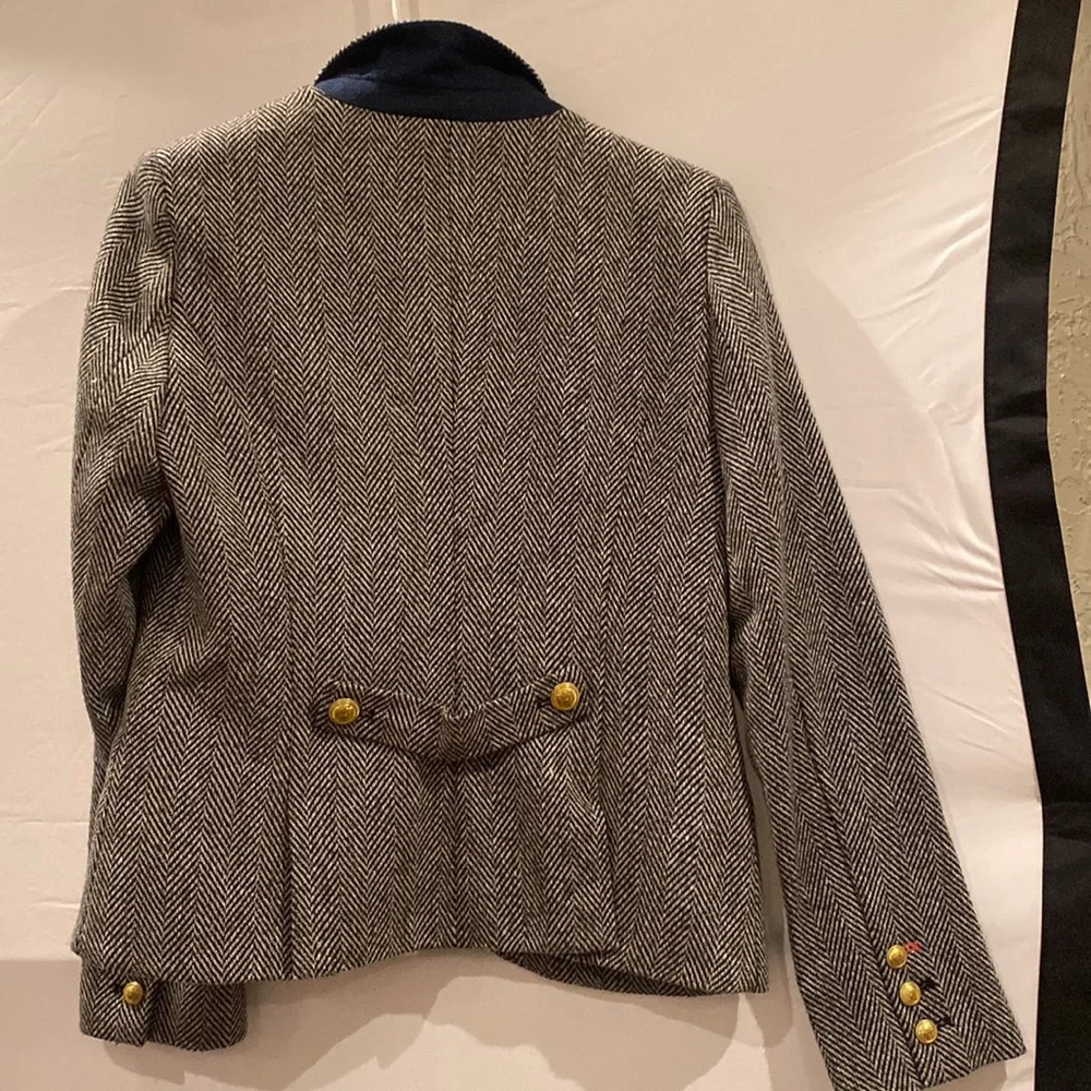 Blazer - Picture 2 of 4